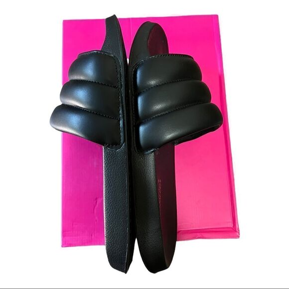 Signature Look Flat Slide Sandal in Black - Picture 4 of 8